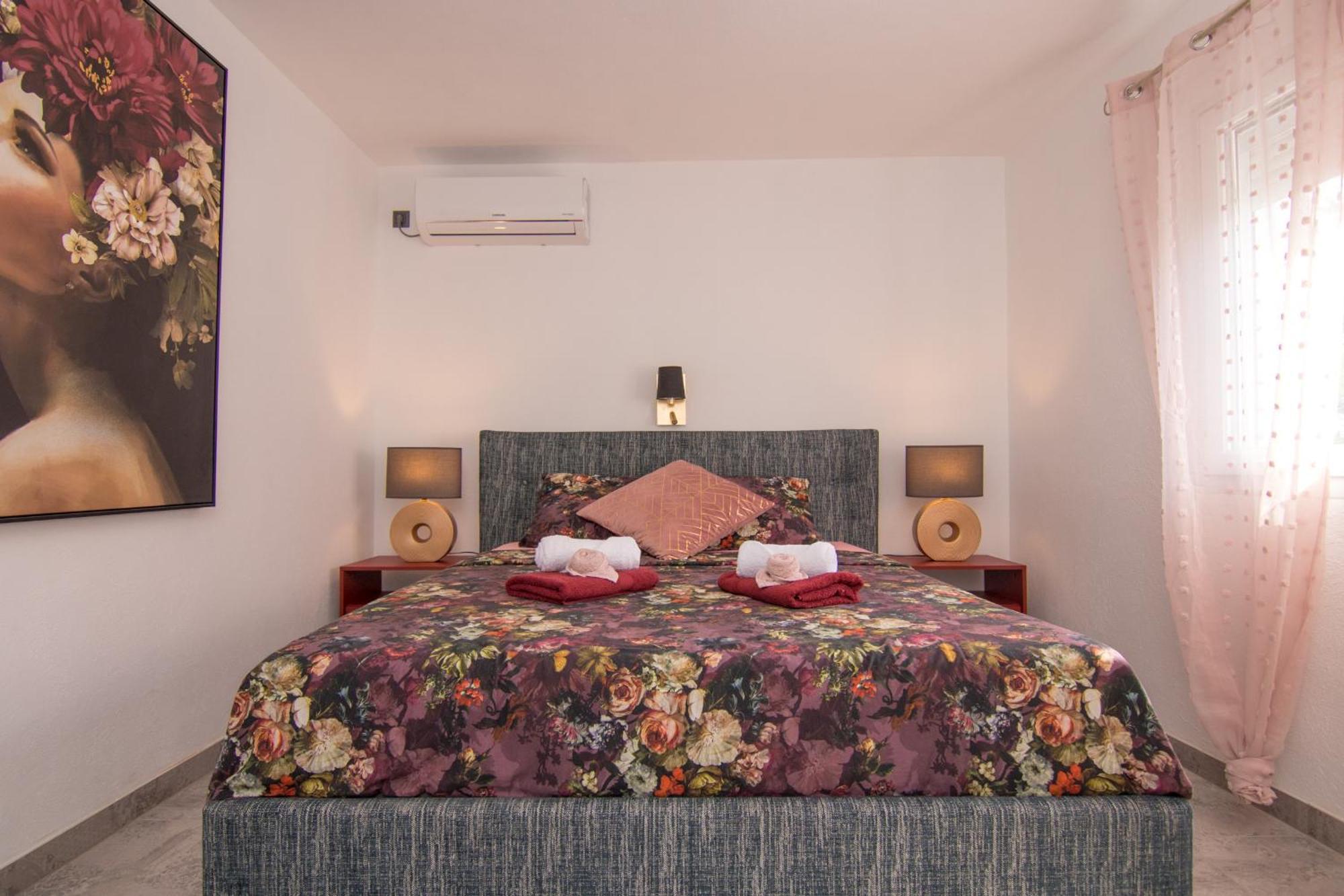 Flowers Apartment