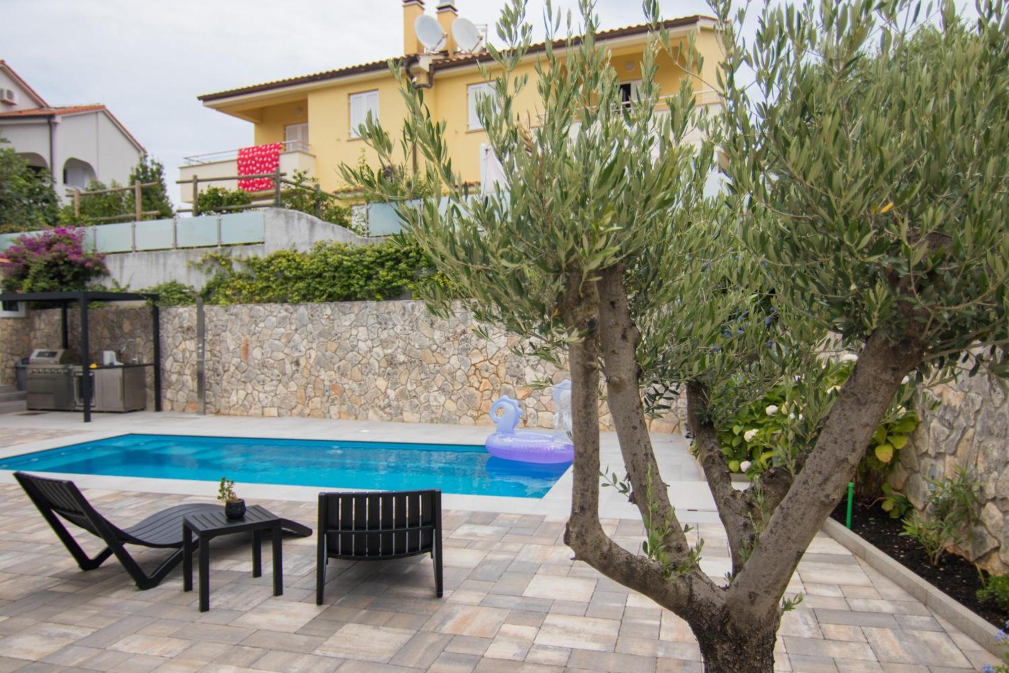 Flowers Apartment Krk Town